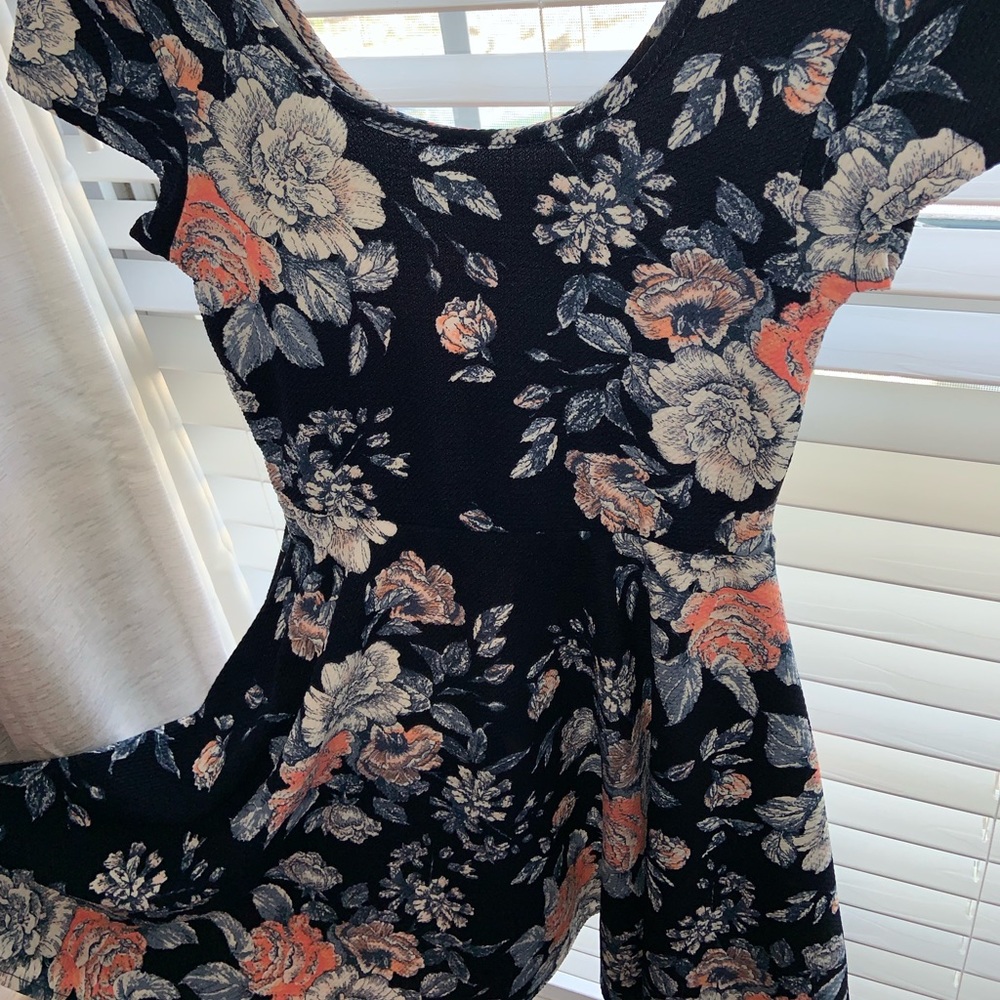 🌸Navy floral skater dress🌸